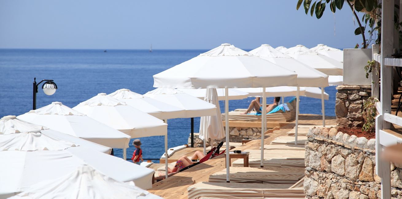 Beach club bar