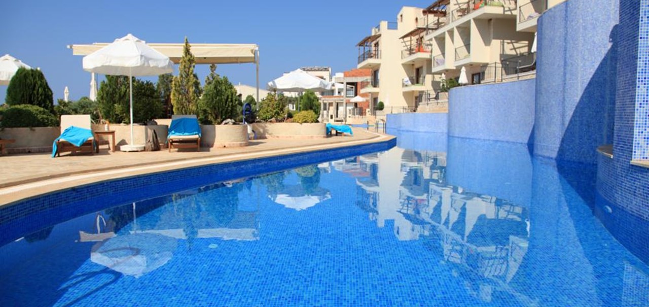 Elvina Apartments With Infinity Pool Access In Kalkan