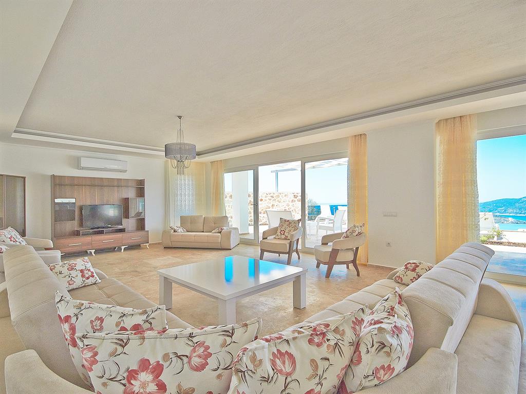 Falcon Exclusive Living Area