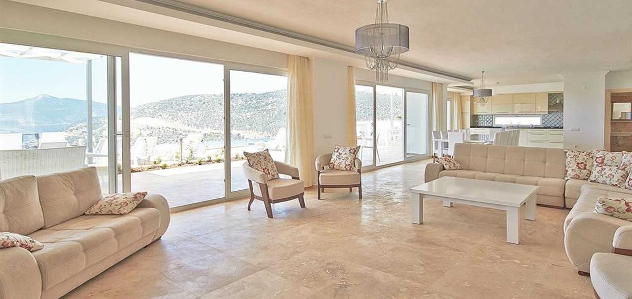 Falcon Exclusive Lounge