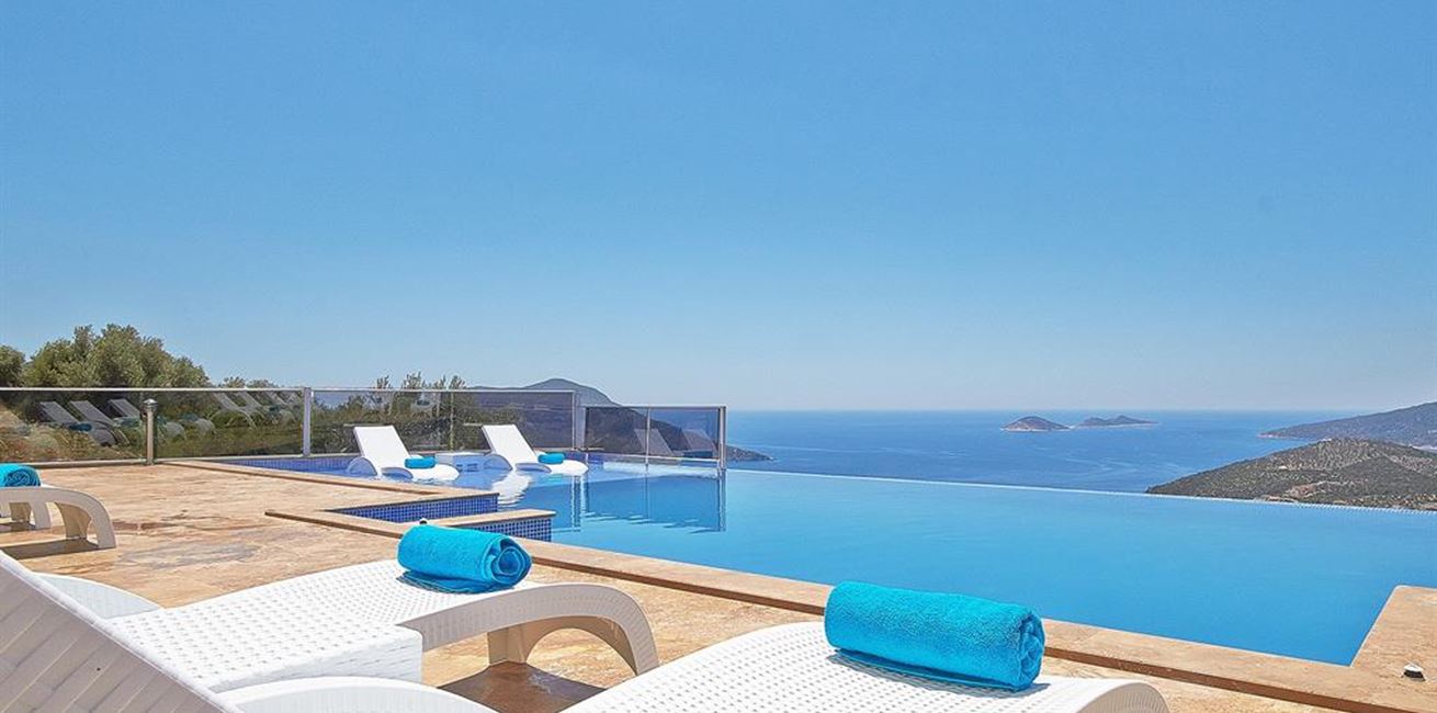 Falcon Exclusive Pool Terrace