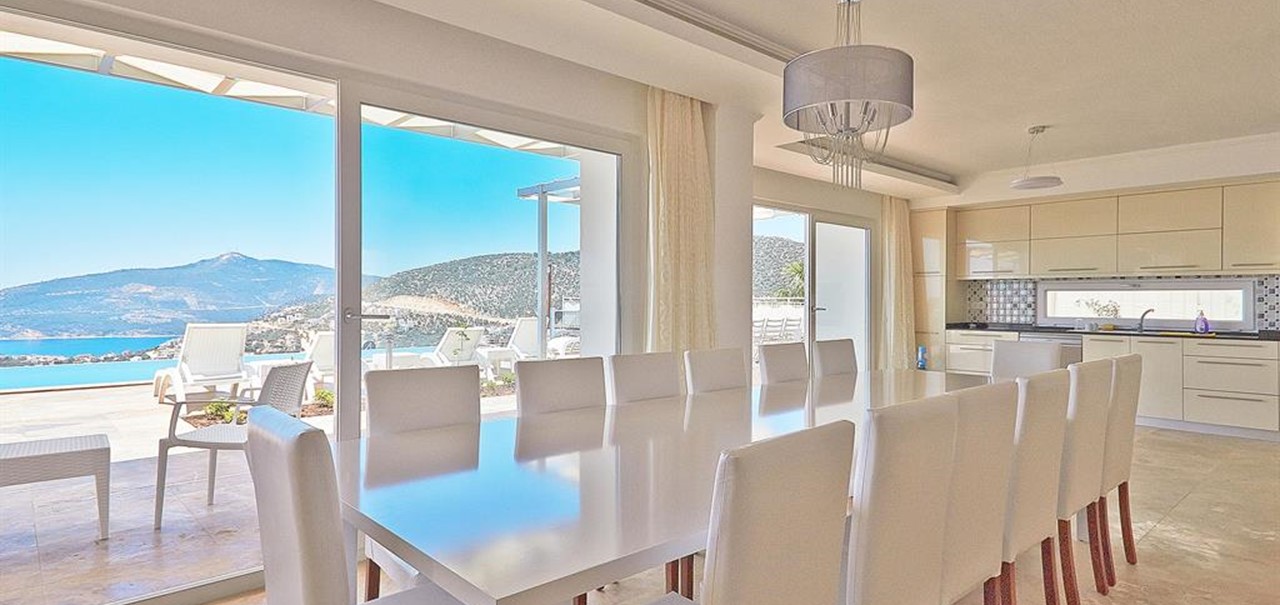 Falcon Exclusive Dining Area