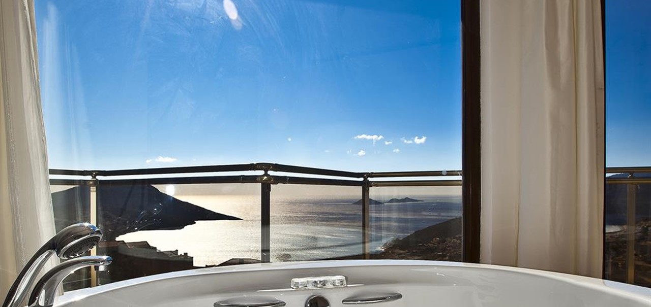 Falcon Lodge Jacuzzi