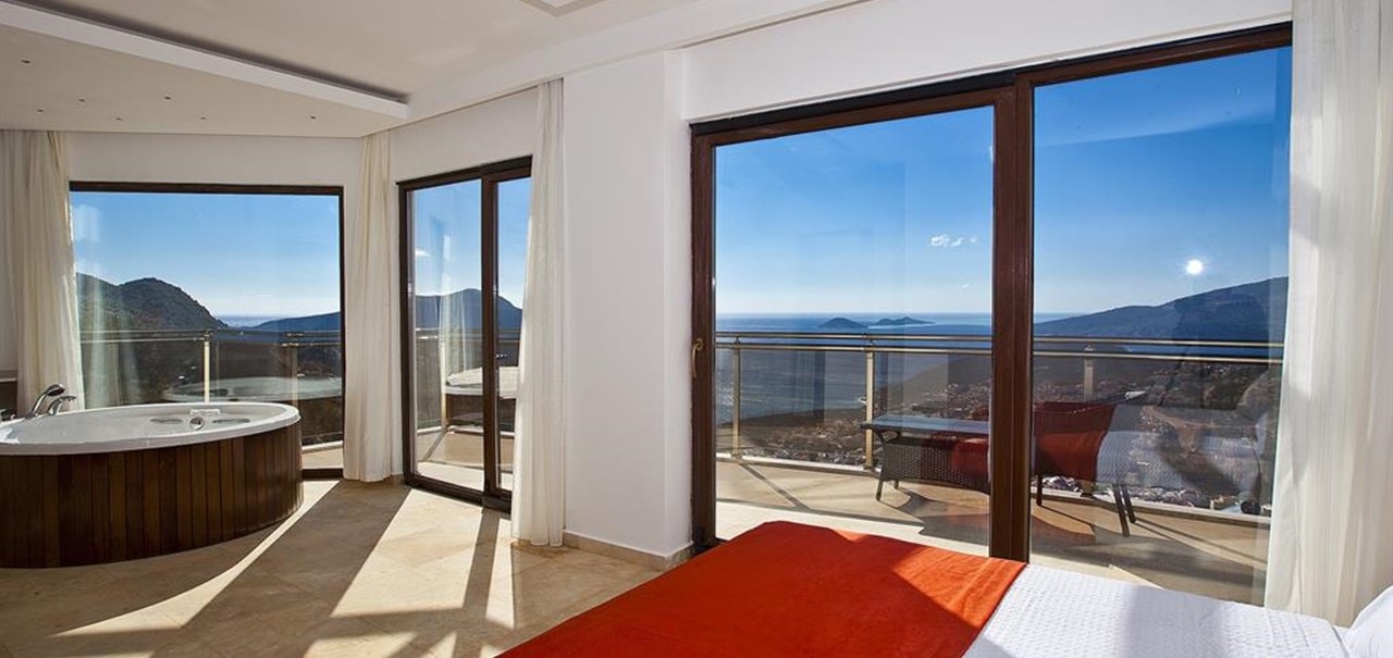 Falcon Lodge Master Bedroom