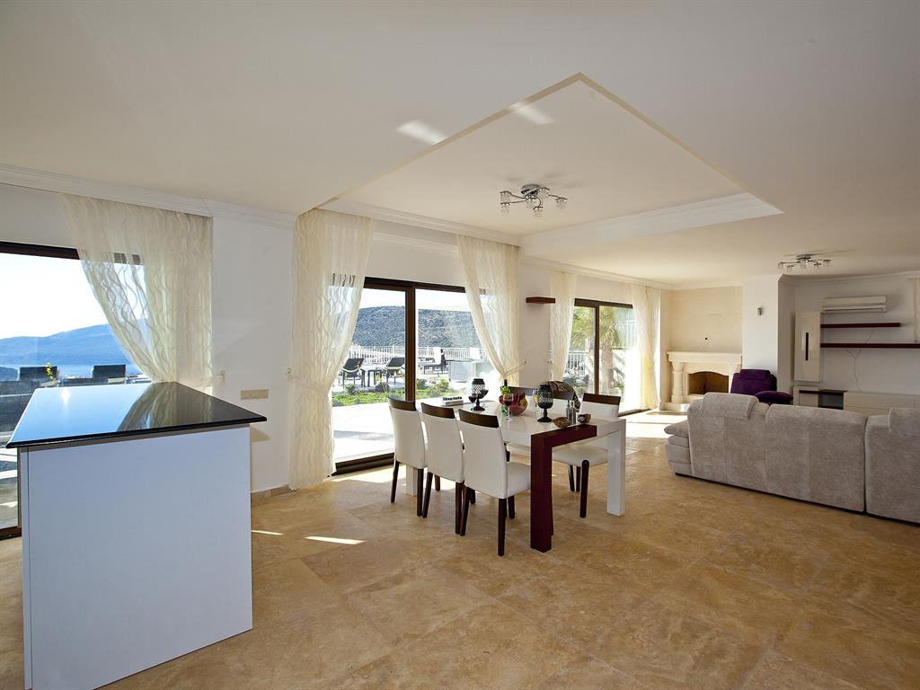 Falcon Lodge Open Plan Interior