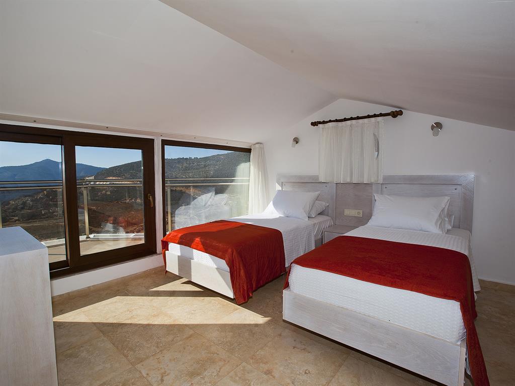 Falcon Lodge Top Floor Bedroom