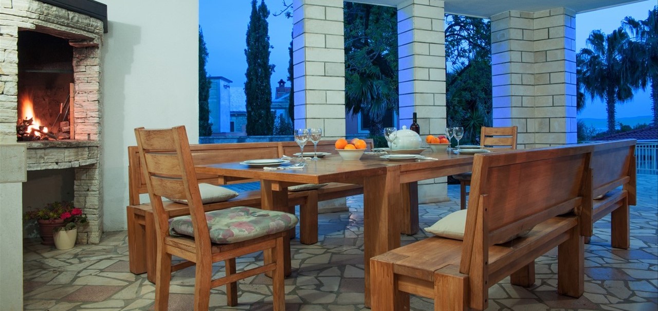 Villa Vjeka Bbq And Dining Table
