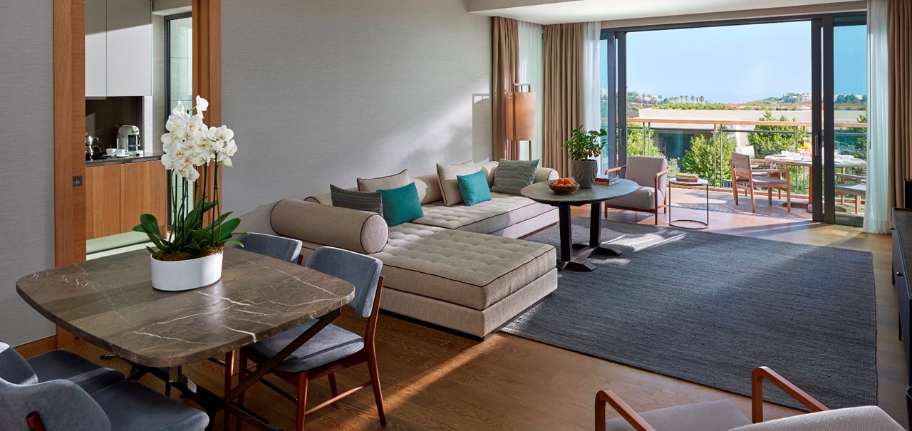 Pine View 2 Bedroom Apartment LVNG 01