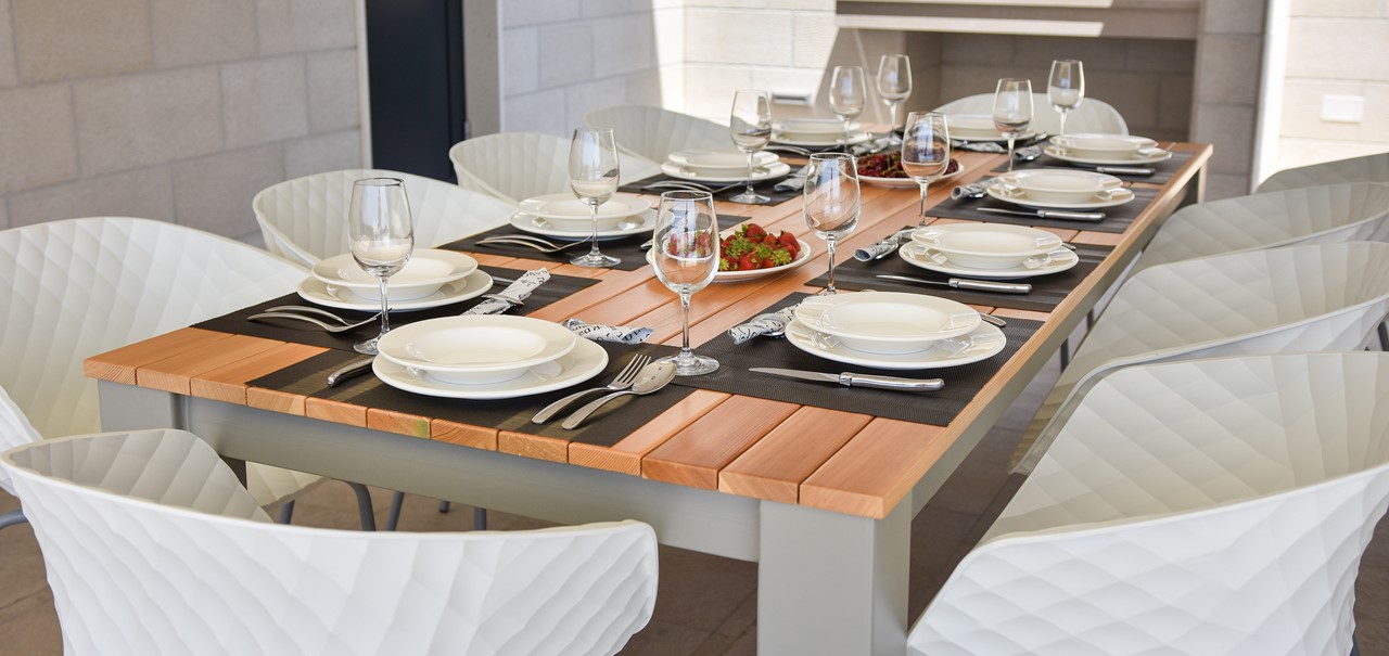 Bbq And Dressed Table