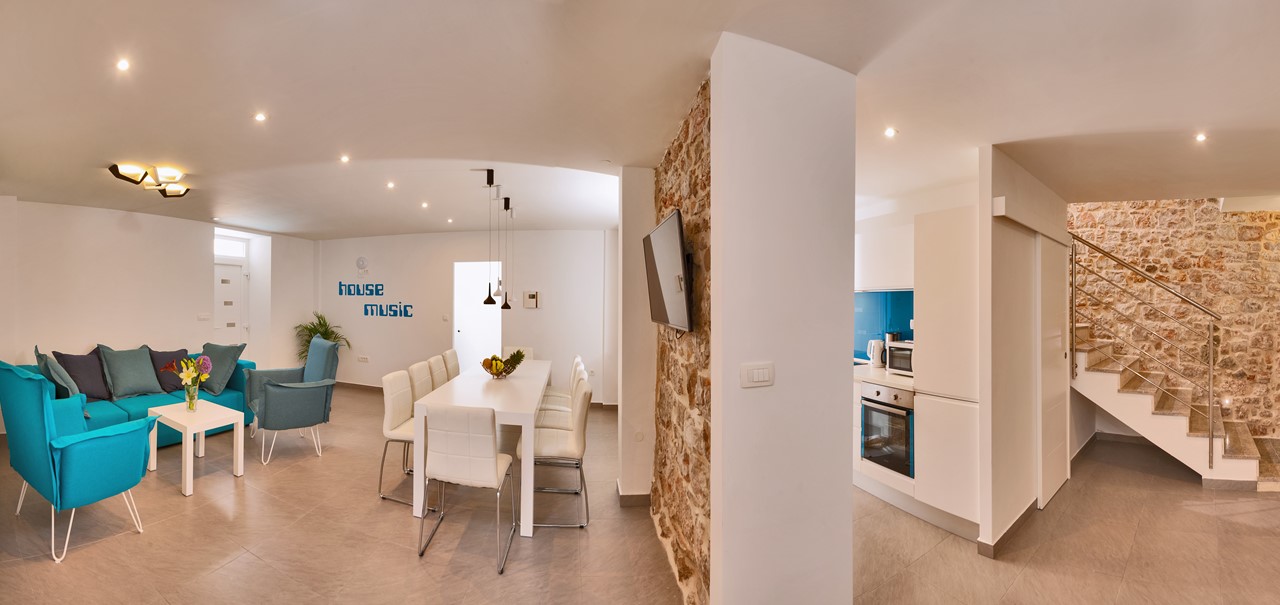 Lounge Dining Kitchen Panorama