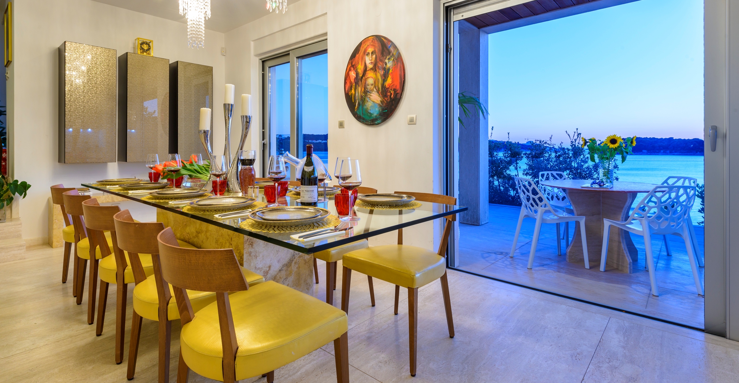 Inside And Outside Dining