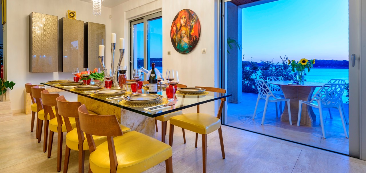 Inside And Outside Dining