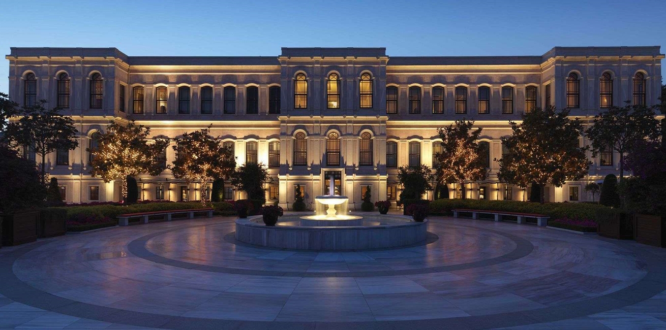 Four Seasons Hotel Istanbul At The Bosphorus At Night