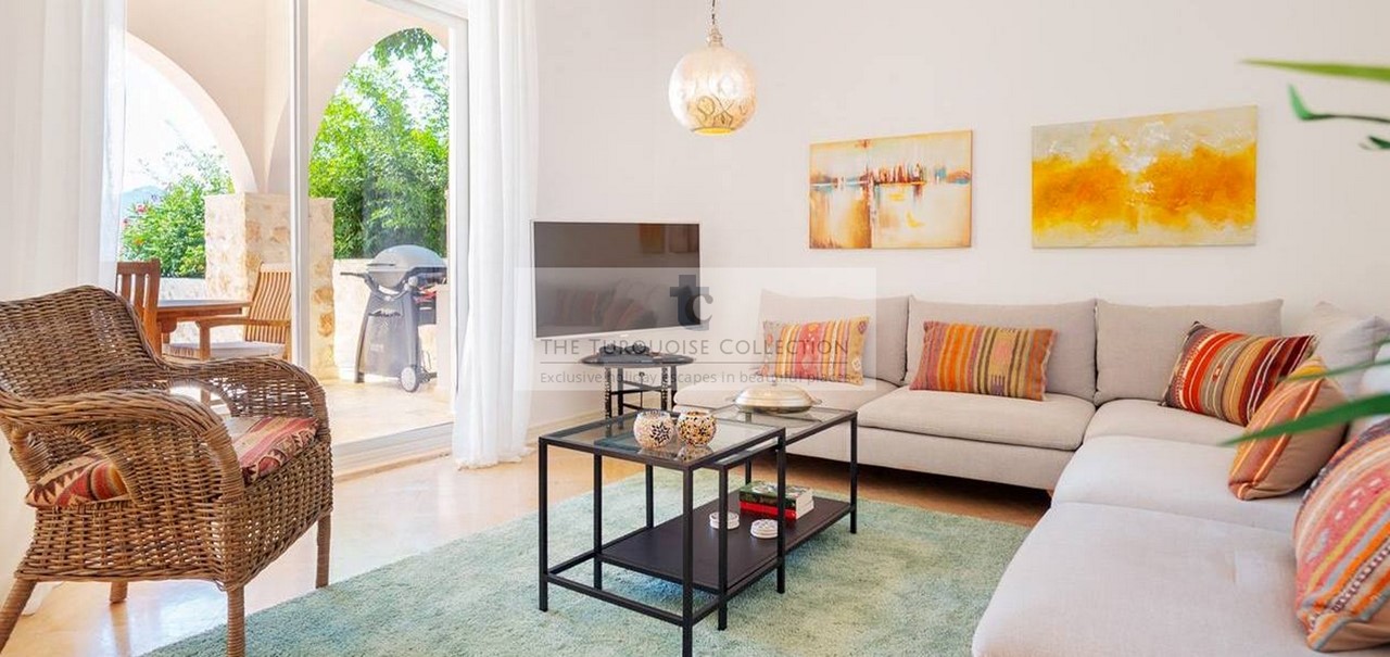 Villa Honeybee | The Turquoise Collection