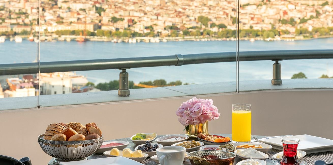 Rh Pera İstanbul Breakfast