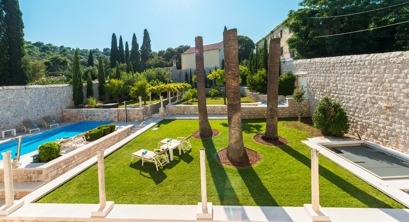 Villa Luciana Outside 5