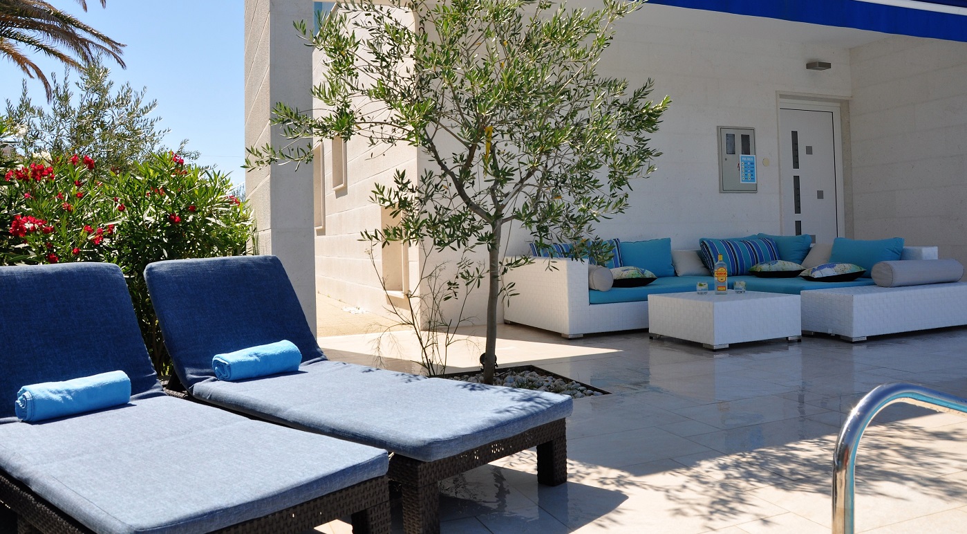 Villa Mermaid Outside 8