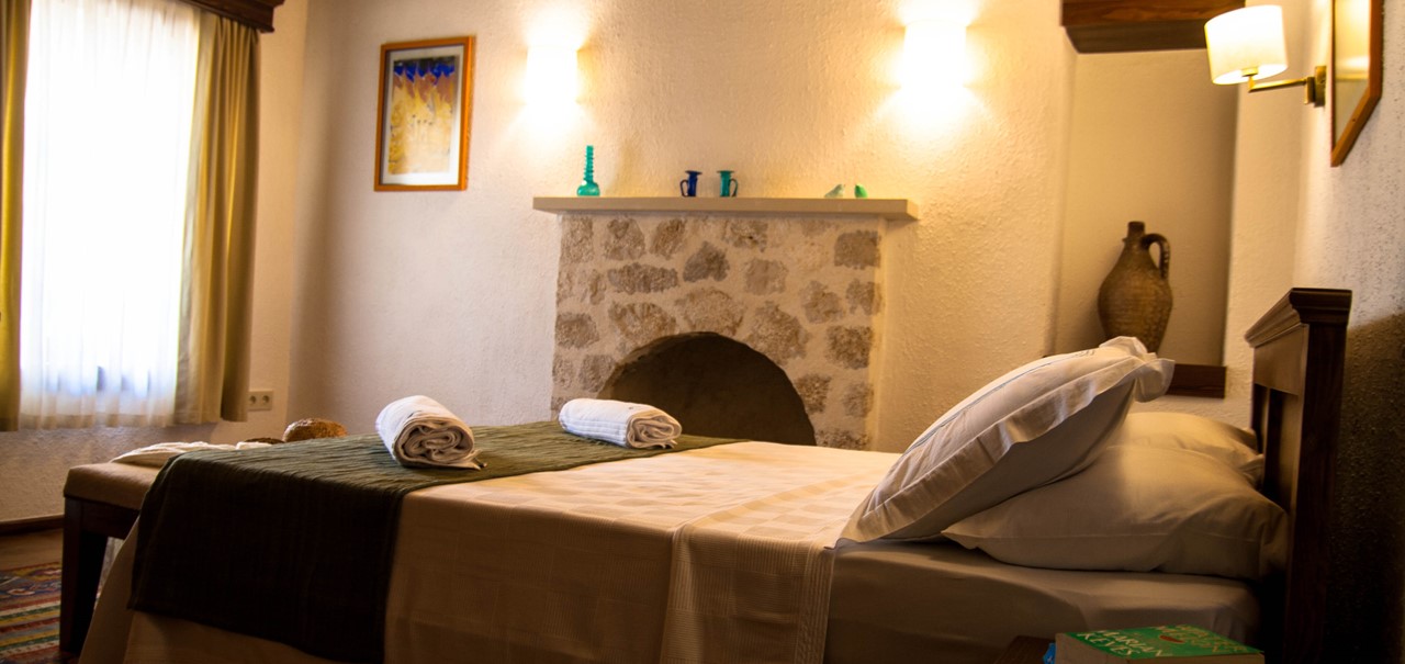 Spacious rooms with high ceilings