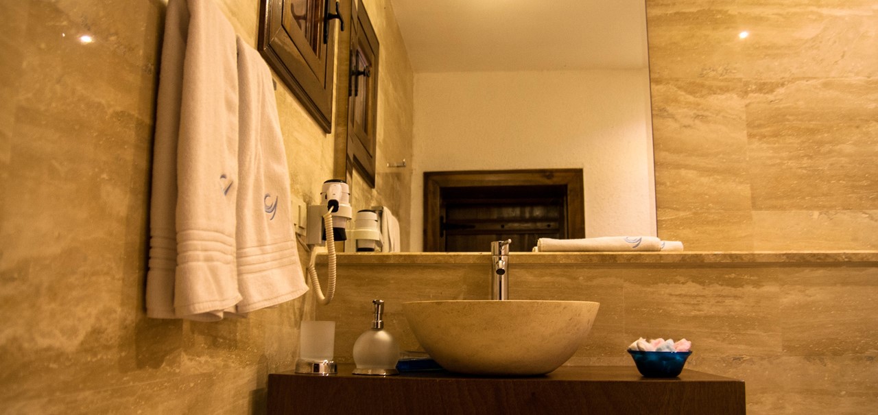 Contemporary en-suite facilities