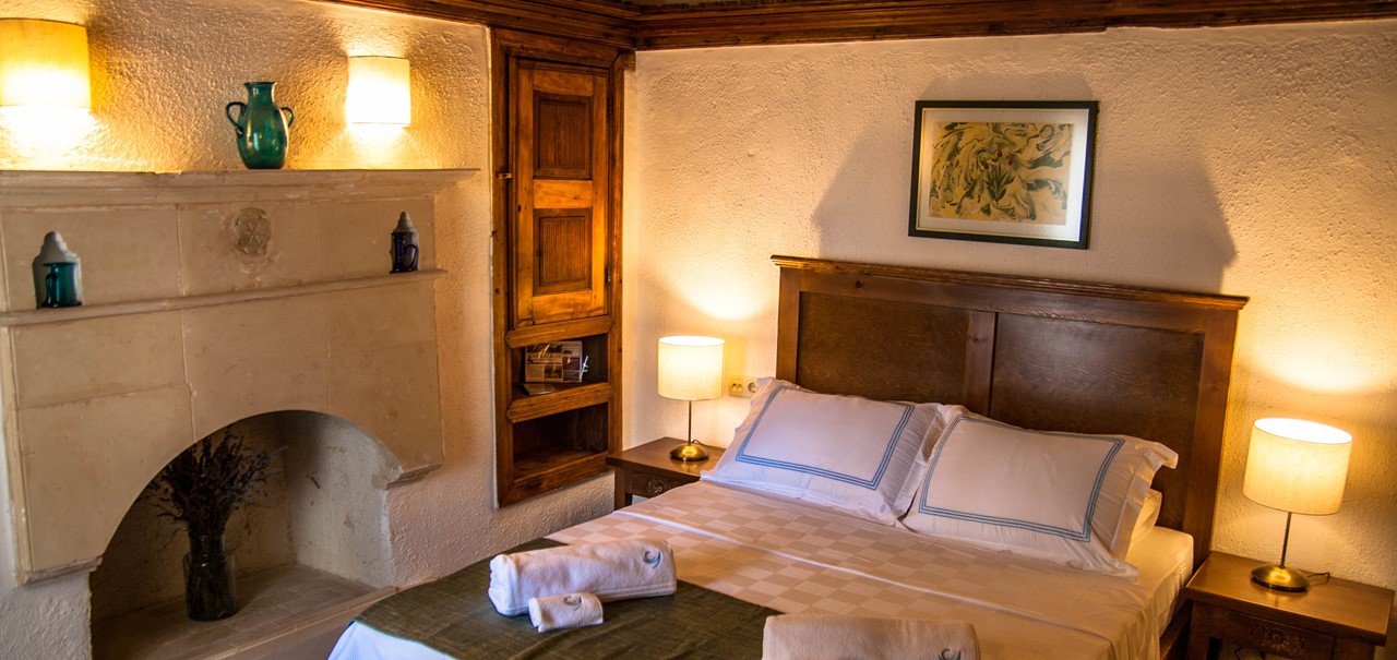 Beautiful room with high ceiling