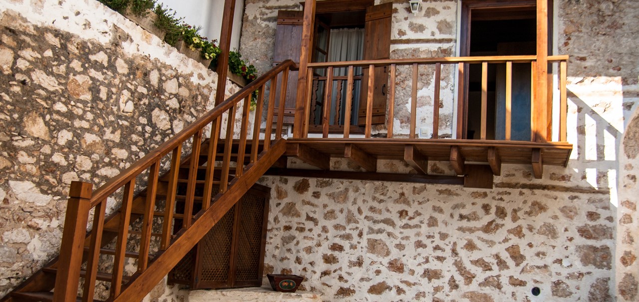 Steps to the entrance to room 1