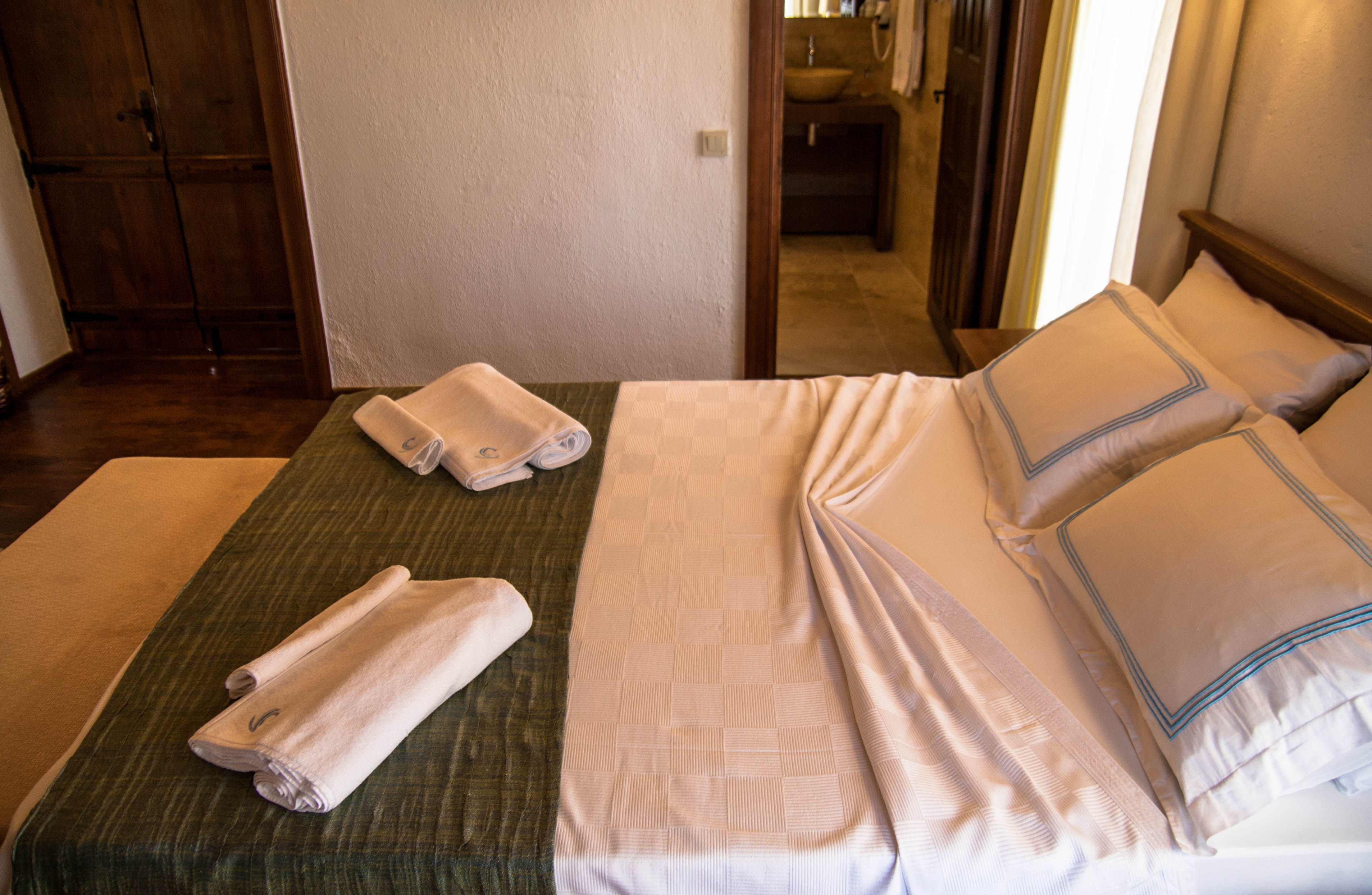 Rooms are well presented with en-suite facilities