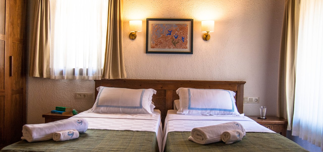 Twin room at the Courtyard Hotel