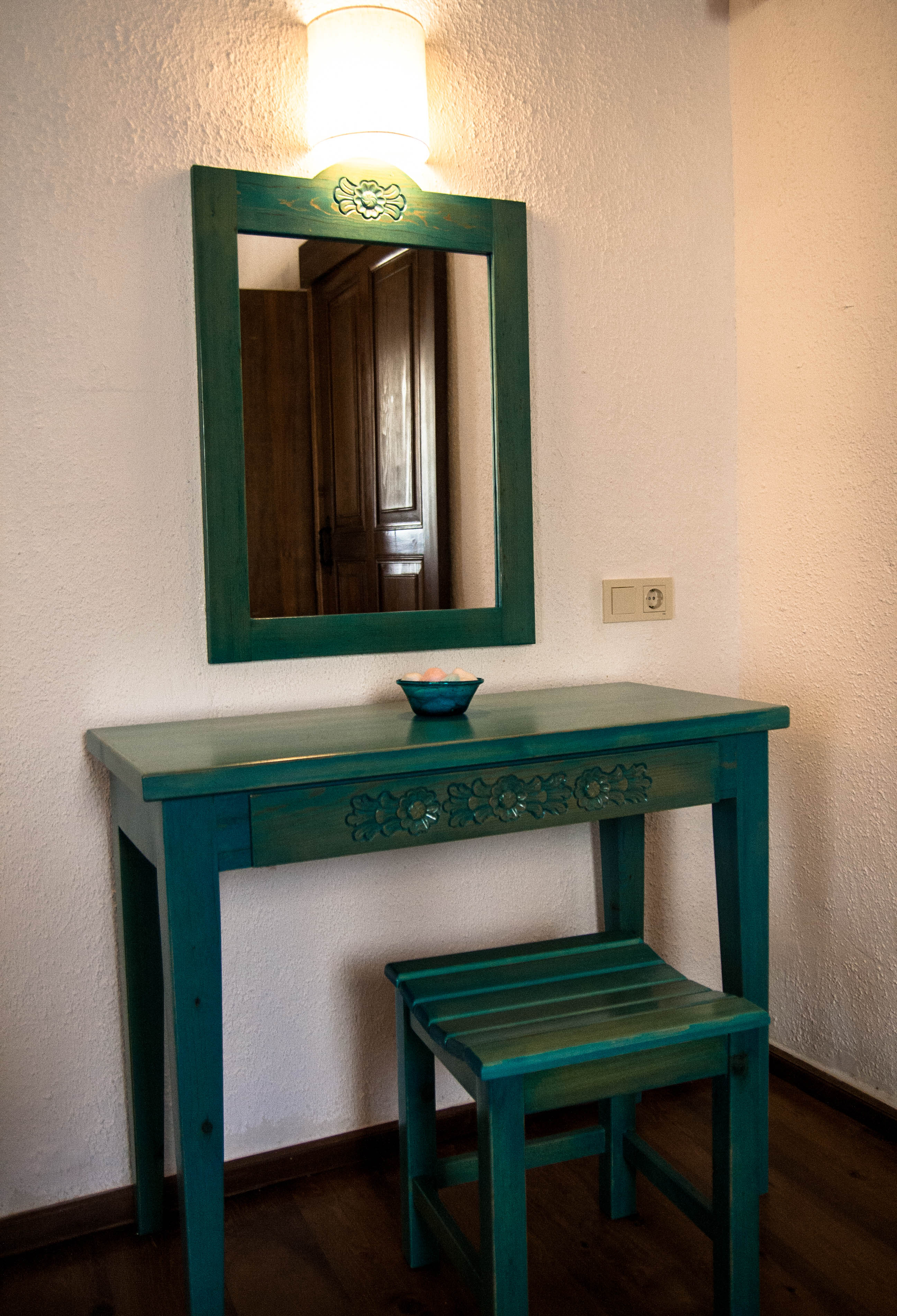 Dressing tables in each room