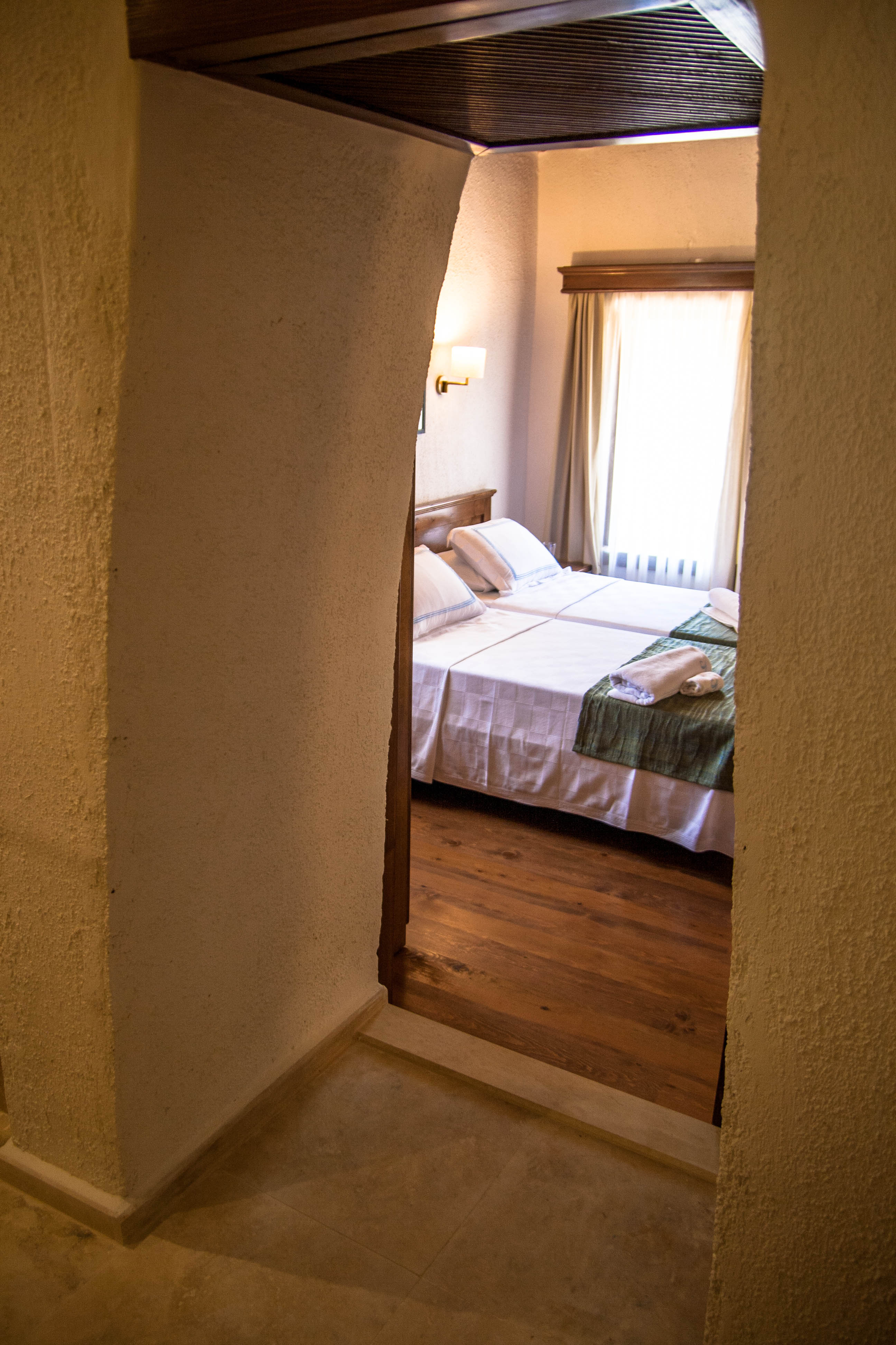 Walk way to en-suite bathroom