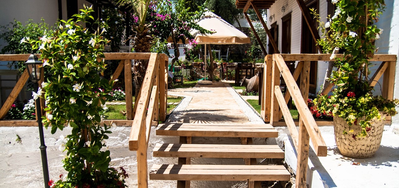 Steps to the Courtyard hotel gardens