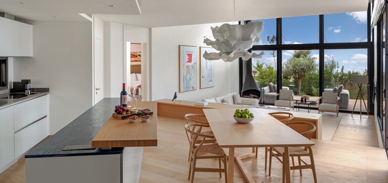 Three Bedroom Residence With Pool Living Room 7792 A4