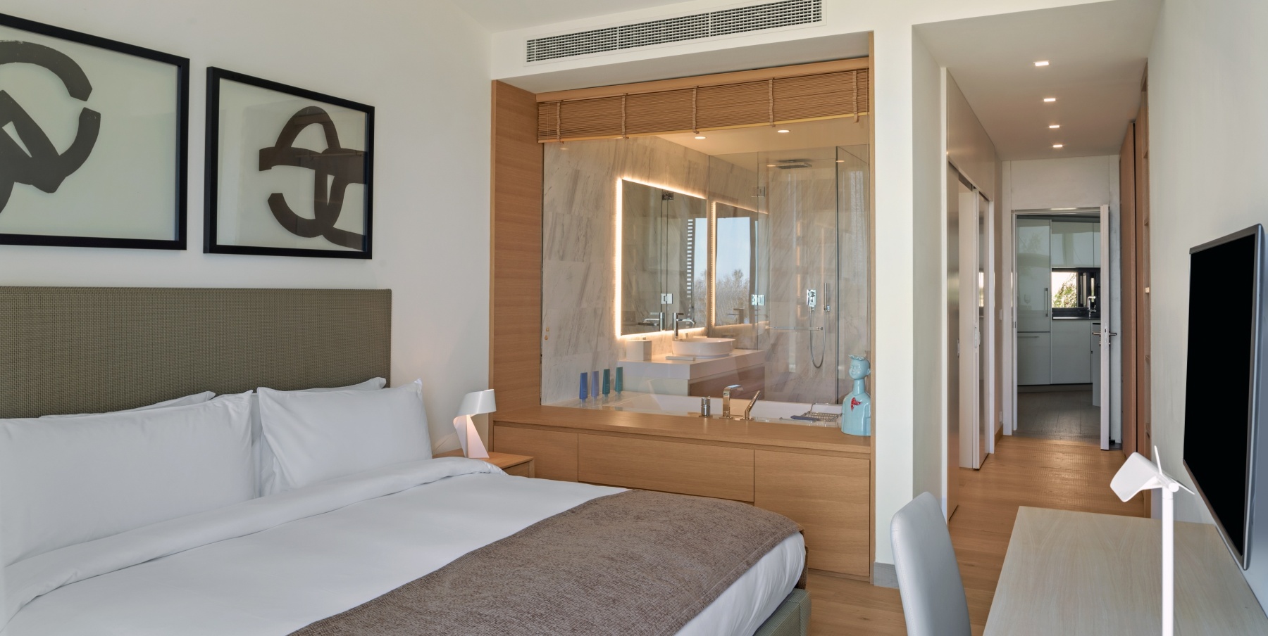 Three Bedroom Residence With Pool Main Bedroom 7737 A4