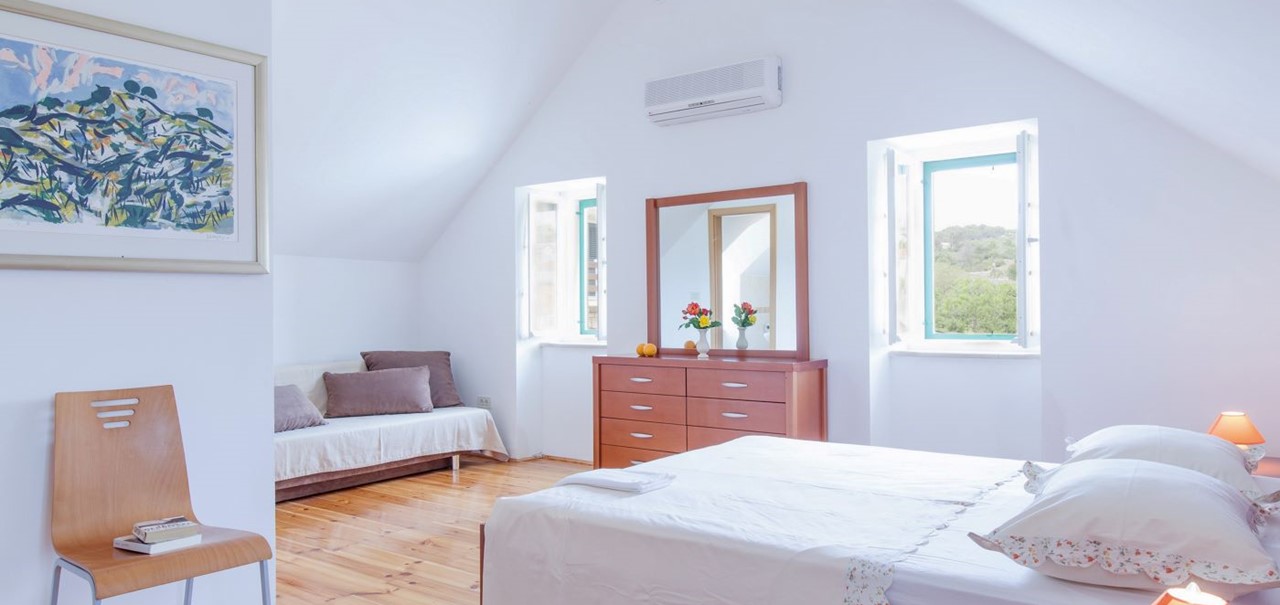 Villa In Sumartin 14