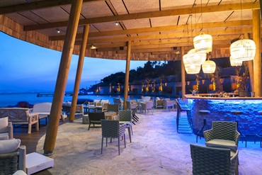 Orta Bay Beach Bar 7780 A4