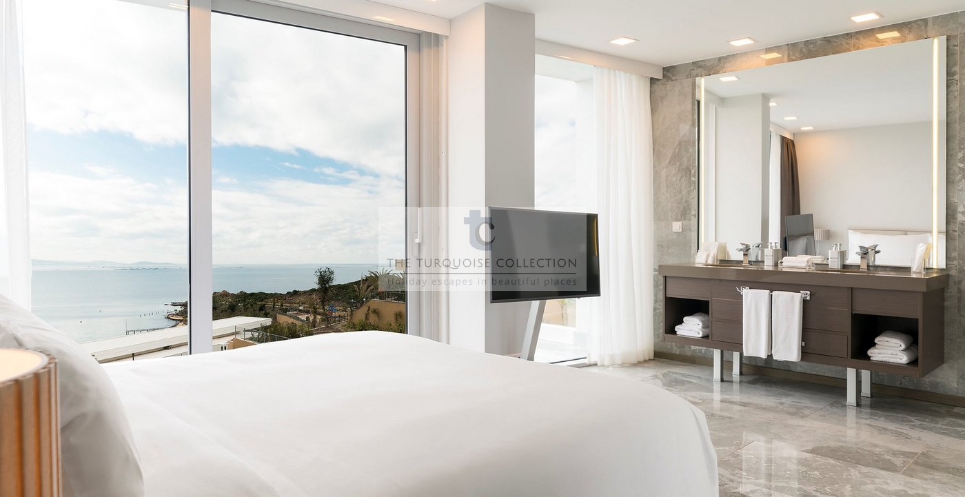 Family Terrace Residence Master Bedroom1 Copy