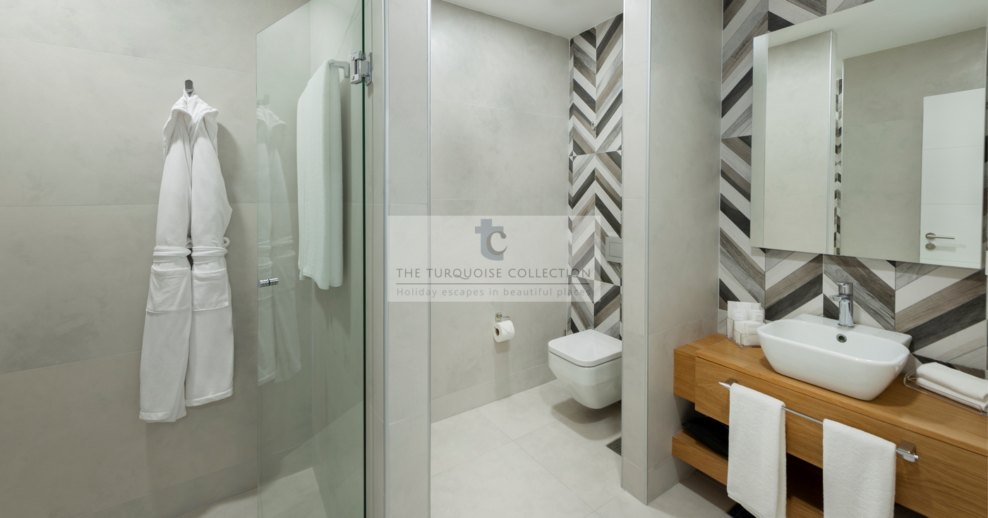 Family Terrace Residence With Garden Jacuzzi Bathroom Copy