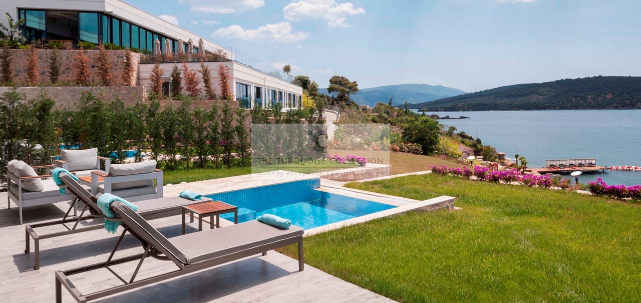 Family Terrace Residence With Garden Jacuzzi Jacuzzi1 Copy