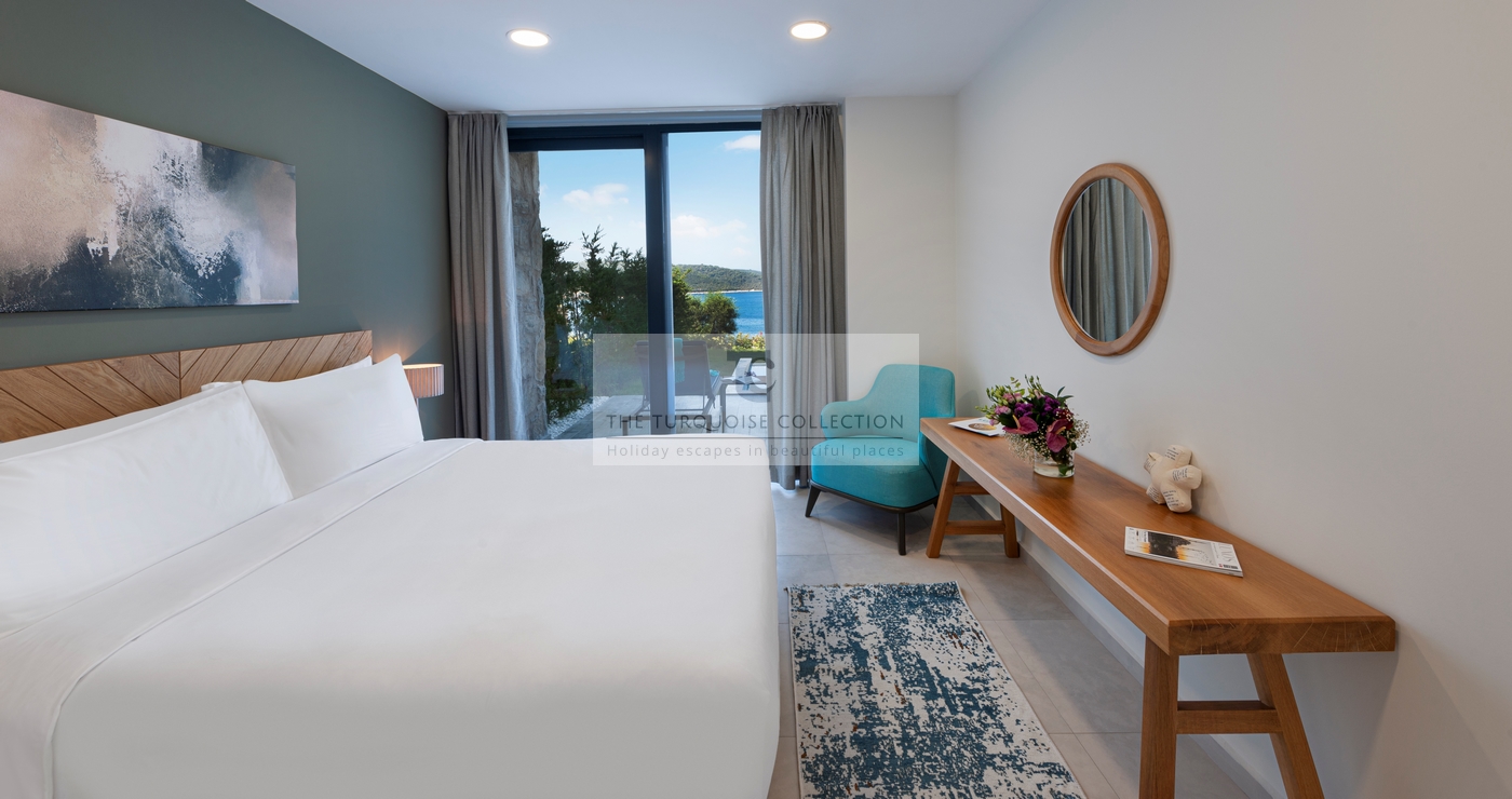 Family Terrace Residence With Garden Jacuzzi Master Bedroom Copy