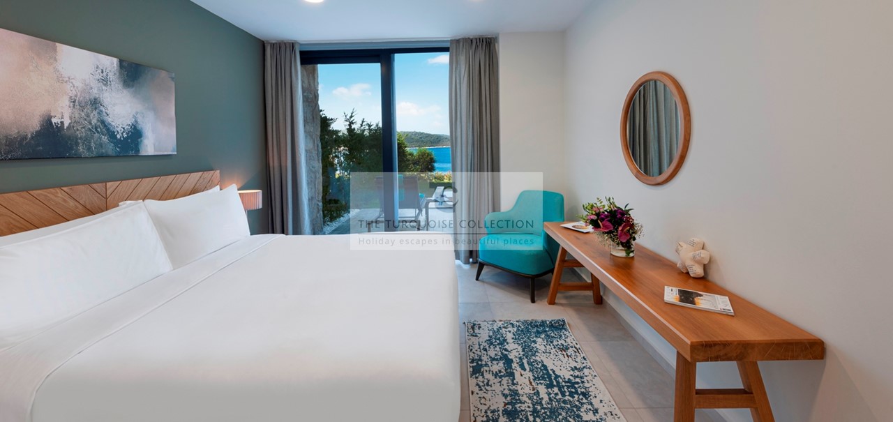 Family Terrace Residence With Garden Jacuzzi Master Bedroom Copy