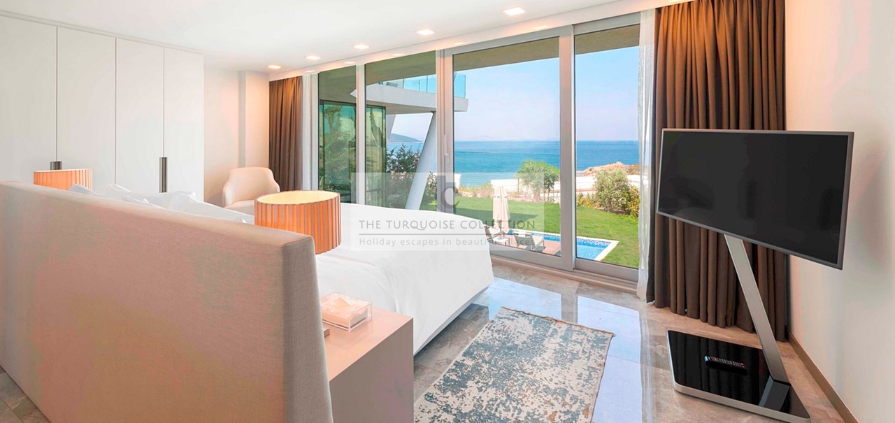 Pool Villa Master Bedroom2 Copy