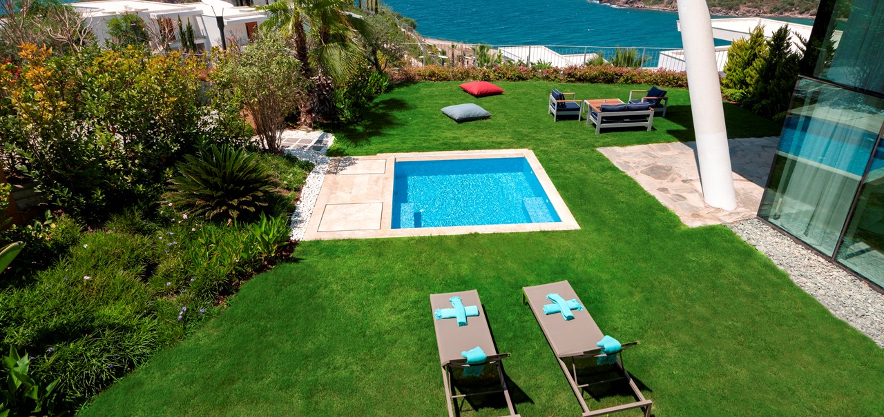 Villa With Garden Jacuzzi Jacuzzi Garden1