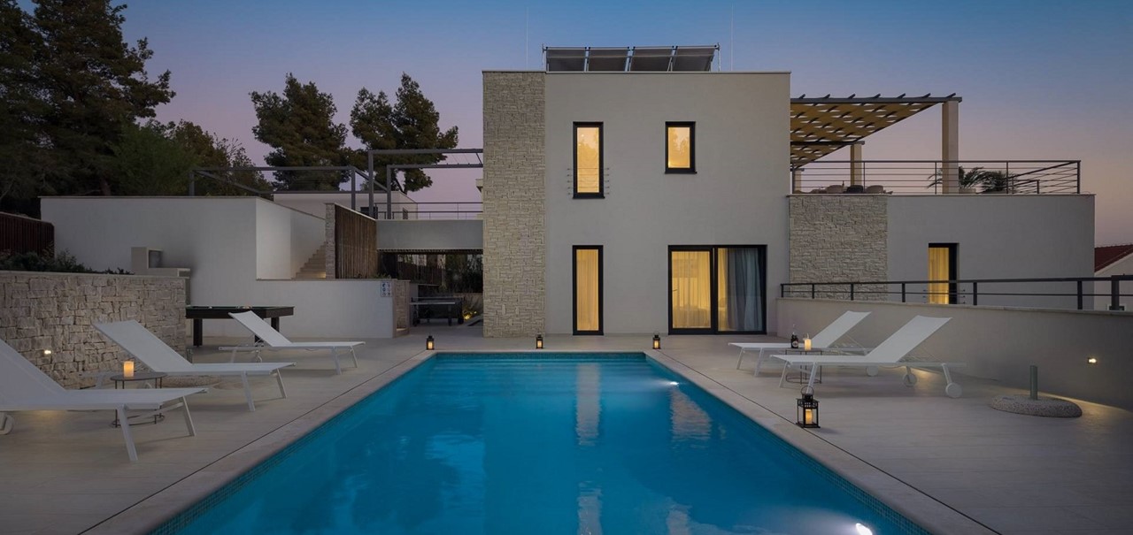 001 Orvas 18 Villa Vesna