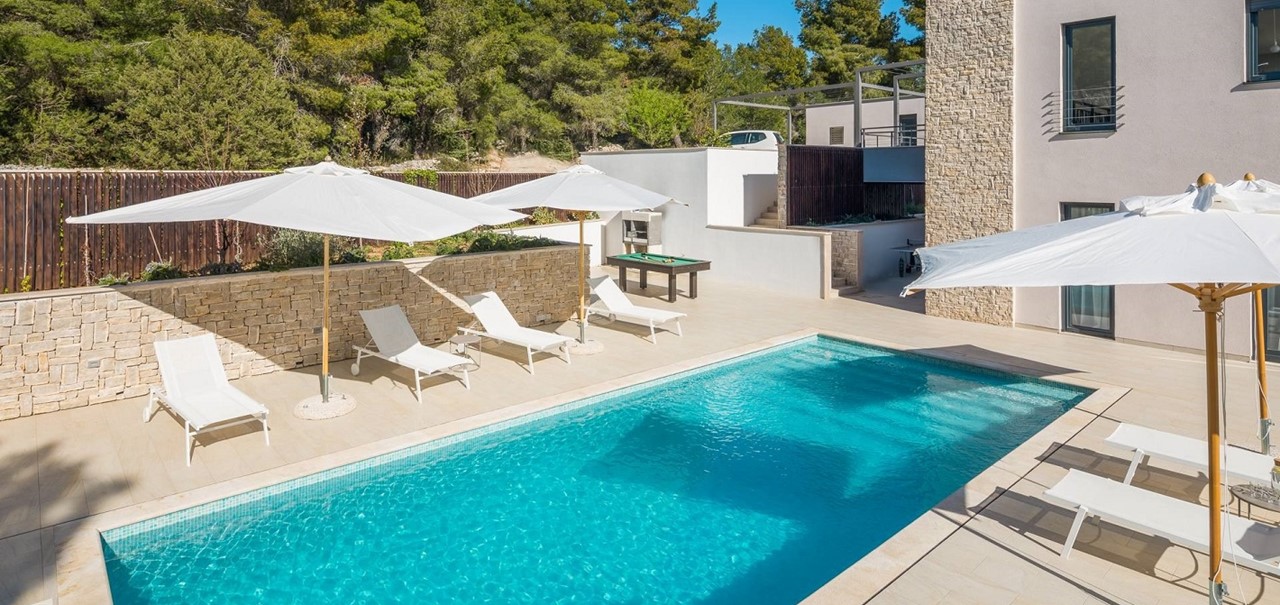 002 Orvas 18 Villa Vesna