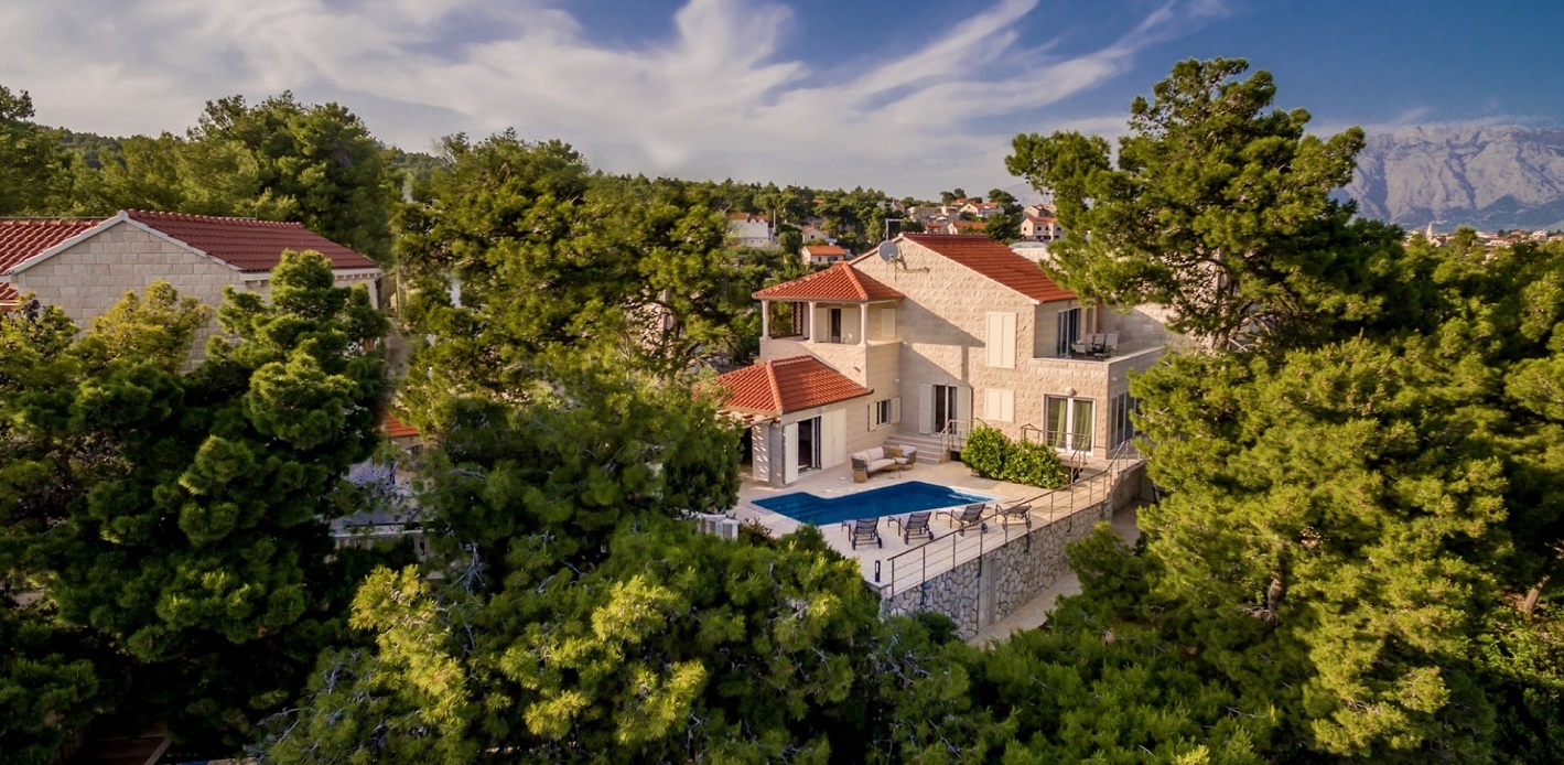 002 Orvas 10 Villa Zora