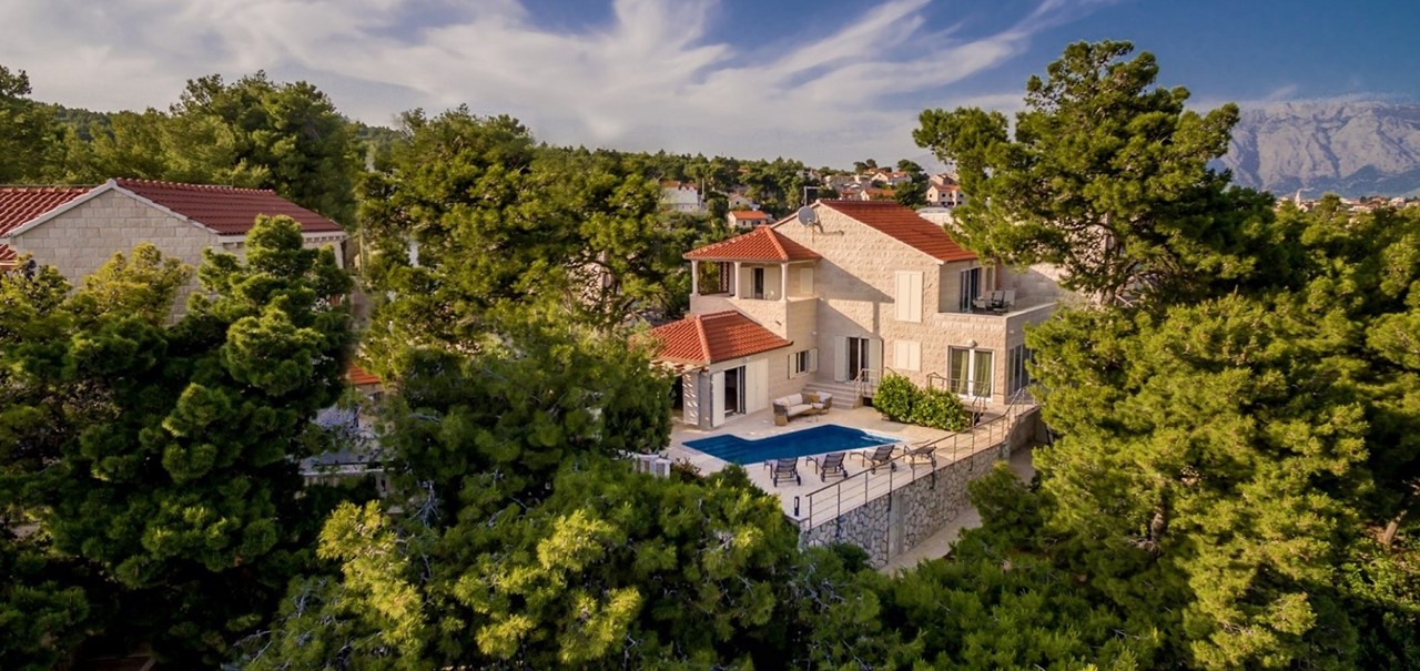 002 Orvas 10 Villa Zora