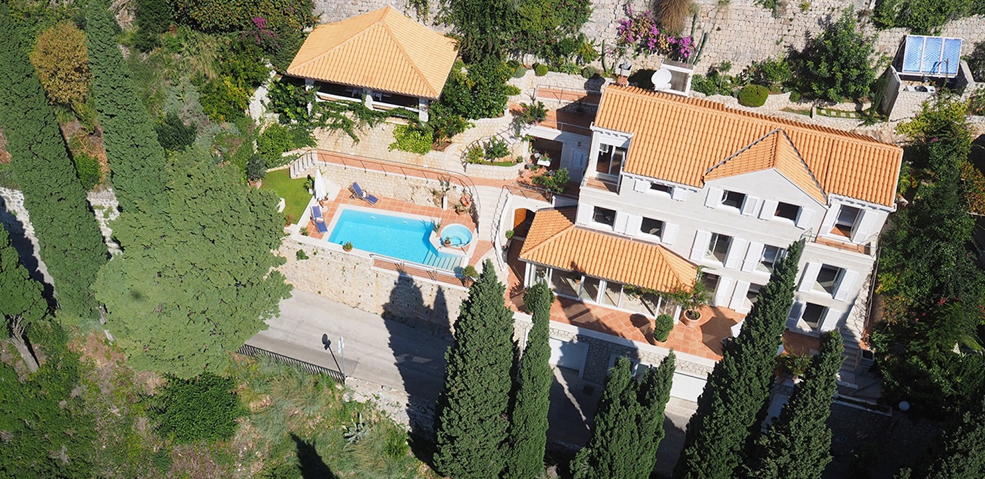 002 Orvas 32 Villa Andela