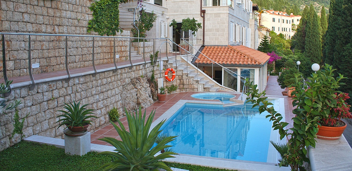 004 Orvas 32 Villa Andela