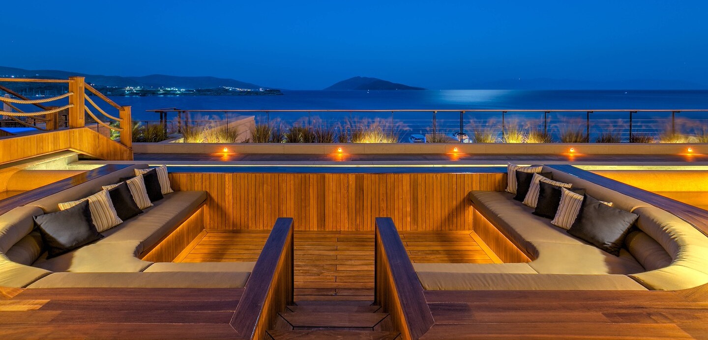 Bjvlc Glass Lounge 9537 Hor Clsc