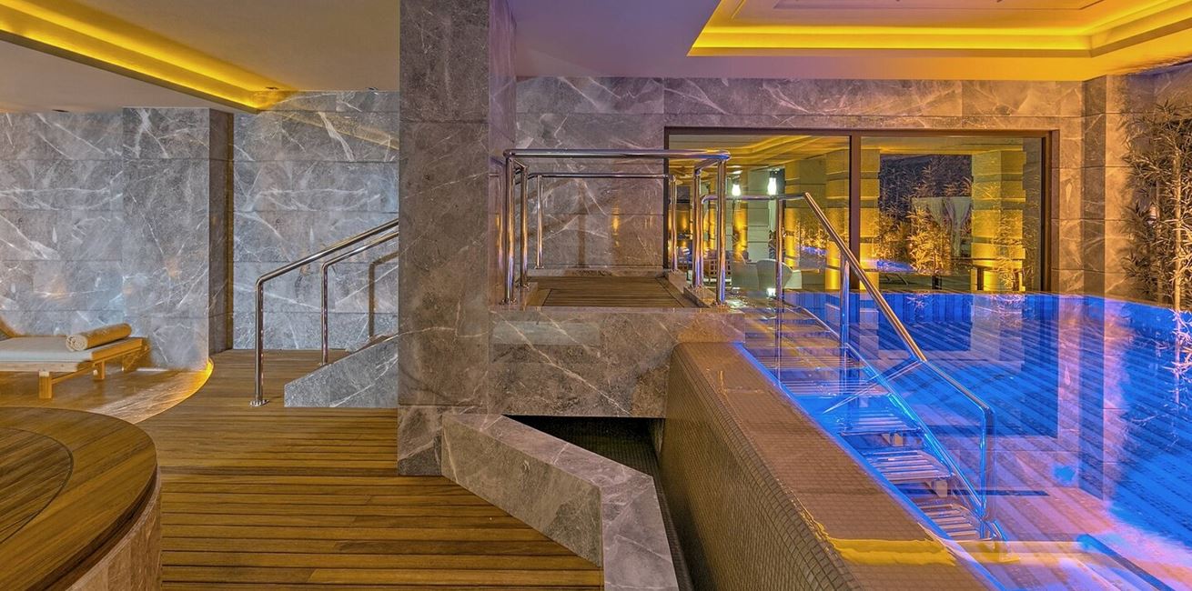 Bjvlc Indoor Pool 9613 Hor Clsc