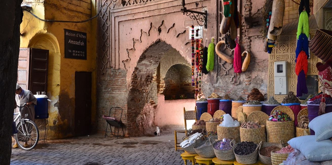 Москва марокко. Марокко. Шафсаван, Марокко. Арабский город улочки. Market in the Medina.